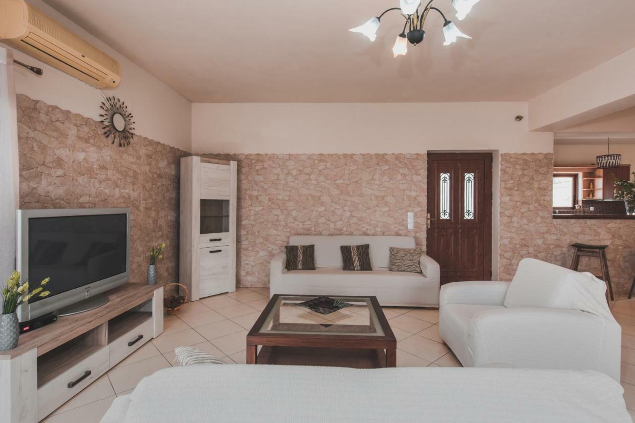 Villa Volimes * Volímai