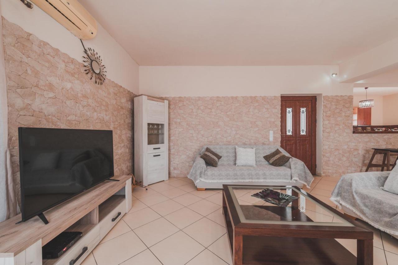 Villa Volimes Volímai